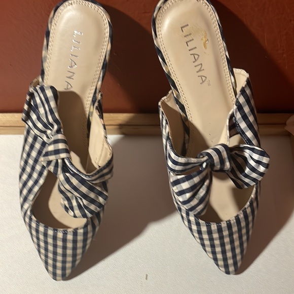 Liliana comfy slip ons - Picture 3 of 3